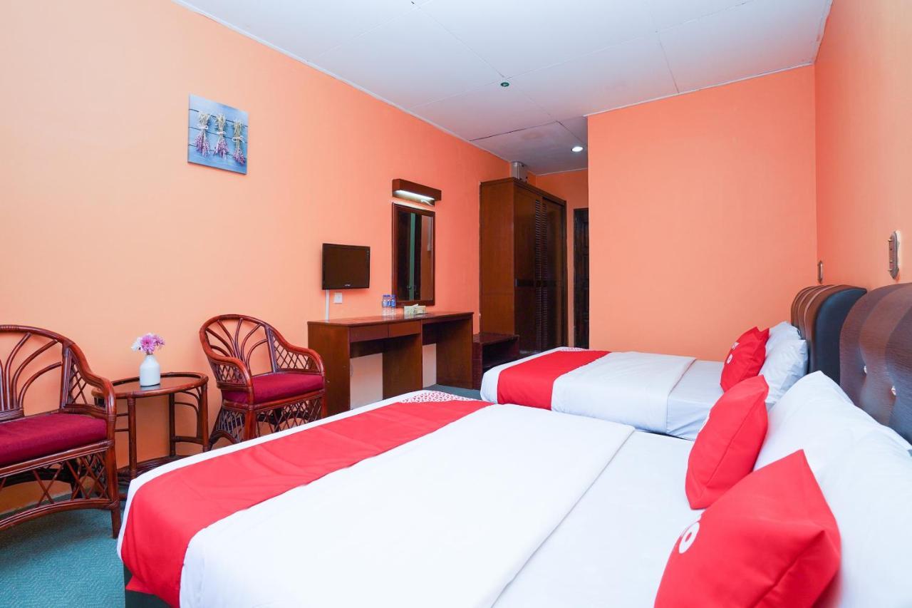 Oyo 44020 Kejora Garden Resort Kampong Pasir Bogak Exterior photo