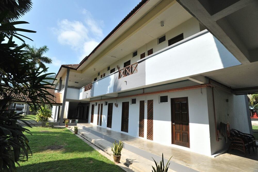 Oyo 44020 Kejora Garden Resort Kampong Pasir Bogak Exterior photo