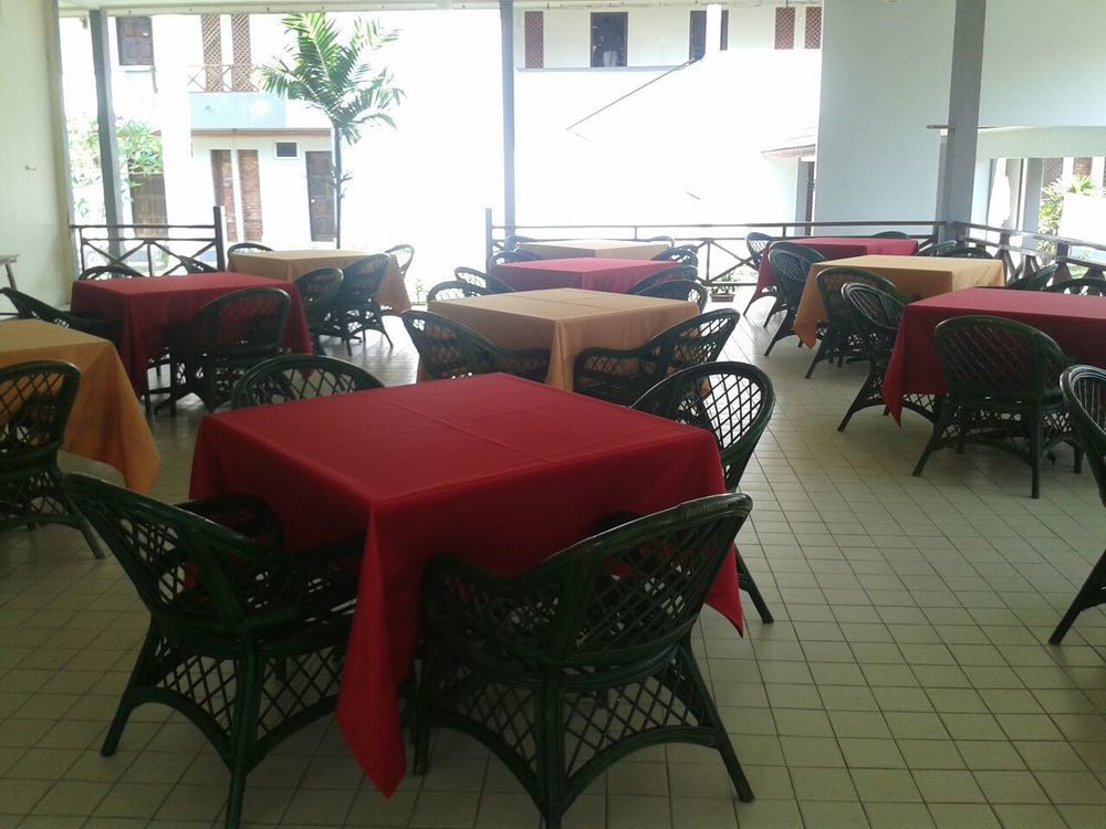 Oyo 44020 Kejora Garden Resort Kampong Pasir Bogak Exterior photo